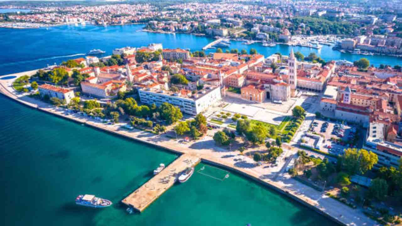 Discover Airlines Zadar Office