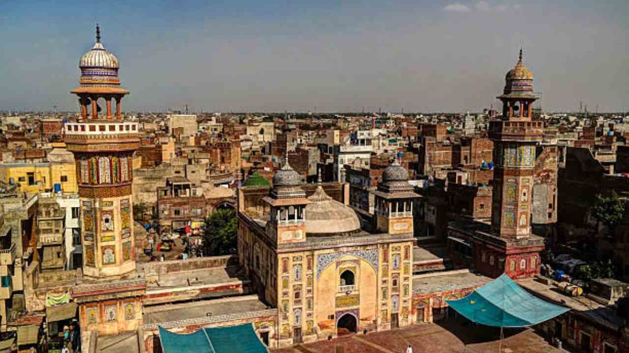 Qatar Airways Lahore Office