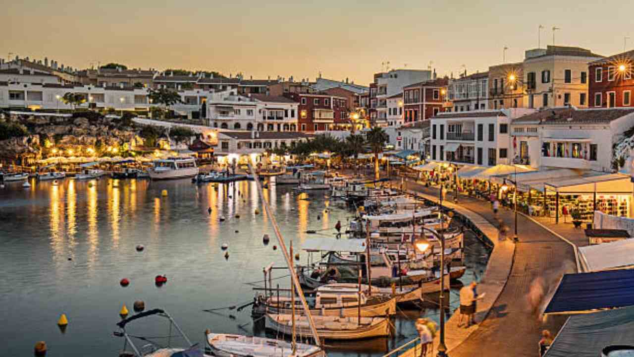 Discover Airlines Menorca Office