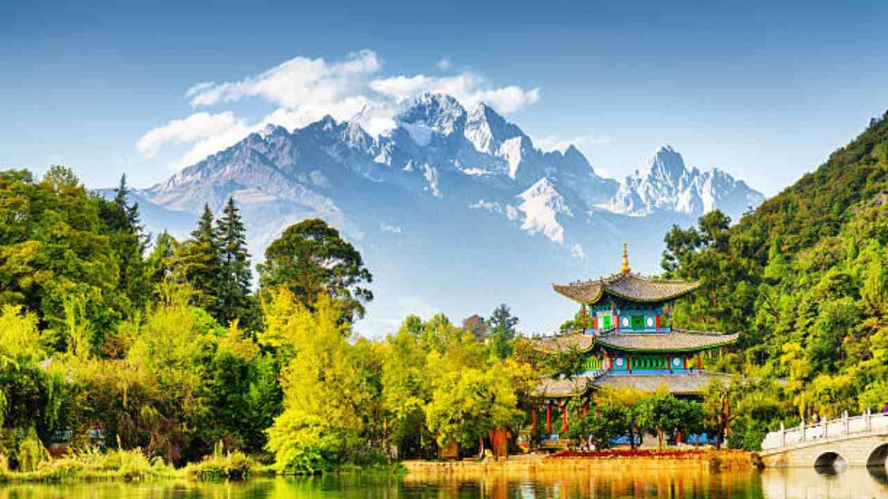 Kunming Airlines Lijiang Office in China
